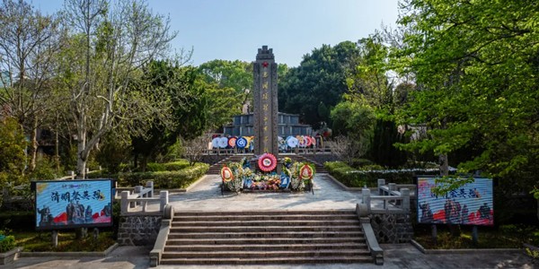 傳承紅色基因，弘揚(yáng)愛國精神！寧紅電氣開展清明祭掃活動(dòng)！